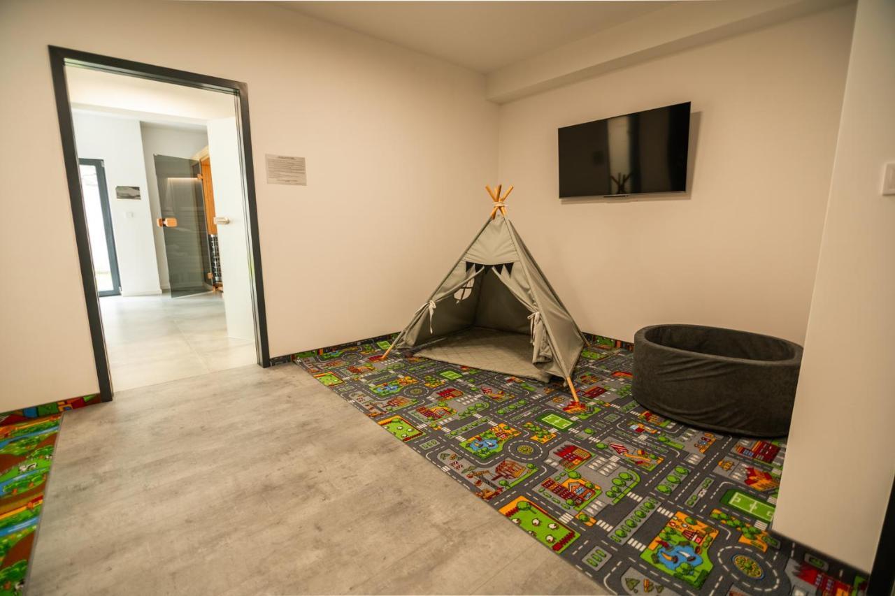 Invest Centrum Park 1 *